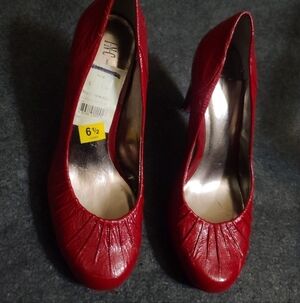 I.N.C. International Concepts Belinda Pumps Leather  Size 6 1/2 RETAIL $89.00